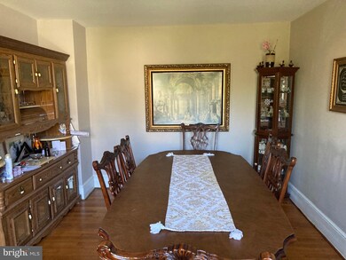 37 Pine St, Beverly, NJ 08010 - photo 3