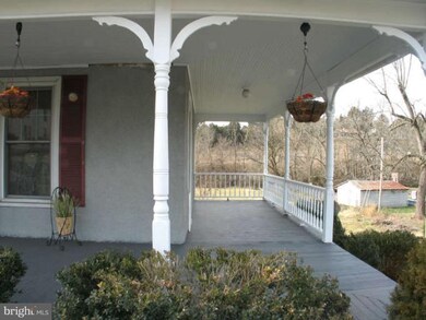 395 N Massanutten St, Strasburg, VA 22657 - photo 3