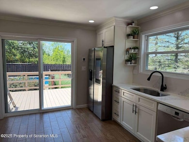 717 N Abington Rd, Waverly, PA 18471 - photo 3