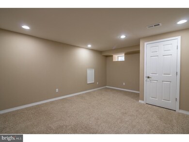 431 E Woodlawn St, Philadelphia, PA 19144 - photo 3