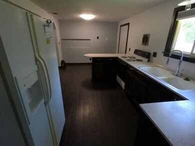 608 Pleasant St, Holyoke, MA 01040 - photo 3