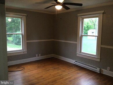 419 N Massanutten St unit A, Strasburg, VA 22657 - photo 3