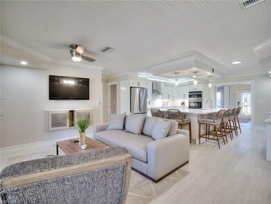 Convenient Kitchen-Family Room!