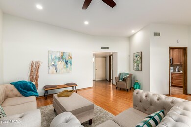 10524 W Ocotillo Dr, Sun City, AZ 85373 - photo 6