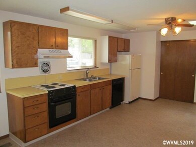 712 Aldercrest Dr, Newberg, OR 97132 - photo 5