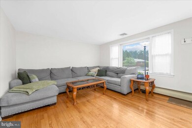 1619 W Livingston St, Allentown, PA 18102 - photo 4