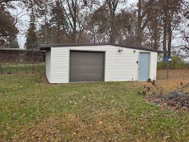 28660 Woodside Dr, Rock Falls, IL 61071 - photo 3