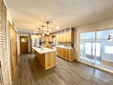 516 Cedar Dr, Burley, ID 83318 - photo 5