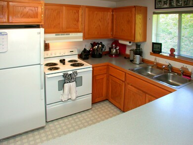 1132 SW 9th St, Lincoln City, OR 97367 - photo 6