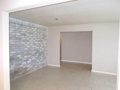 4427 Saffron Ln, Friendswood, TX 77546 - photo 5