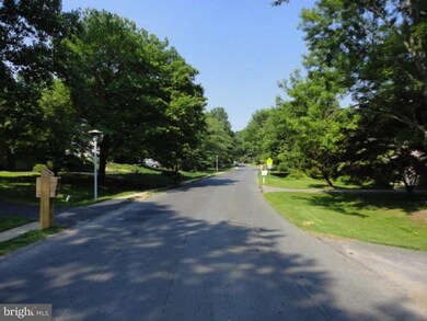 15212 Dufief Dr, North Potomac, MD 20878 - photo 5