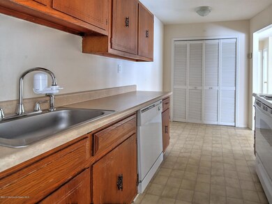 006_KITCHEN