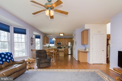 765 Sussex Ct, Sykesville, MD 21784 - photo 6