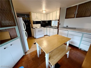 73 Redwood St, Beloit, OH 44609 - photo 4