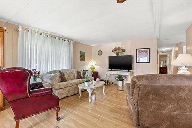 34639 Lily Ln, Zephyrhills, FL 33541 - photo 4