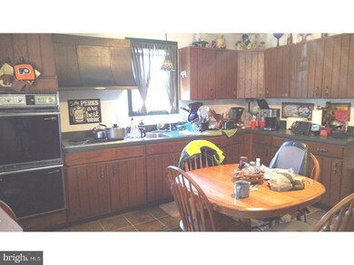 904 Mill Creek Rd, Newtown, PA 18940 - photo 2