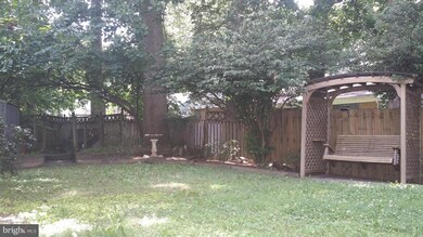 10741 Maple St, Fairfax, VA 22030 - photo 4