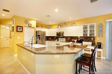 10872 NW 71st St, Doral, FL 33178 - photo 7