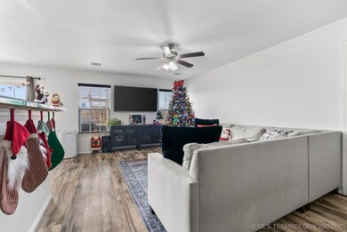 2804 W Fredericksburg St, Broken Arrow, OK 74011 - photo 5