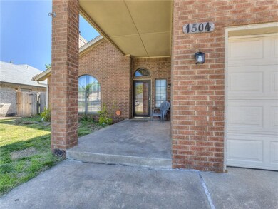 1504 NE 26th St, Moore, OK 73160 - photo 3