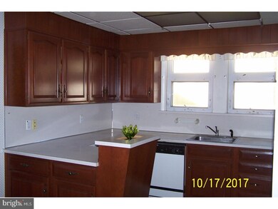 423 Pine St, Tamaqua, PA 18252 - photo 5