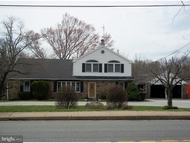 110 Cedar Grove Rd, Conshohocken, PA 19428 - photo 2