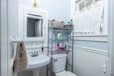 1331 SW Wayne Ave, Topeka, KS 66604 - photo 5