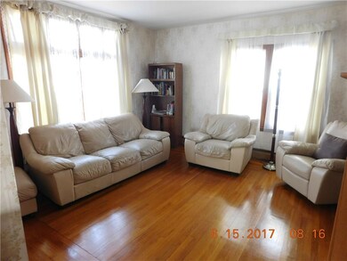 27 Sterling St, Pawtucket, RI 02860 - photo 3