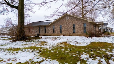 15 S Second St, Somerset, IN 46984 - photo 4