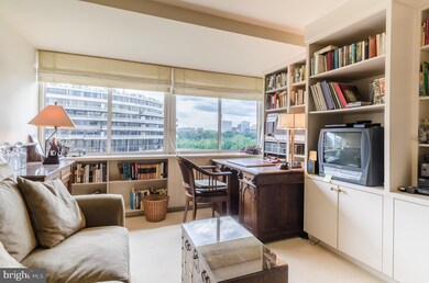 Watergate East Residences unit 902-N, Washington, DC 20037 - photo 6