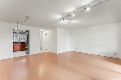 98-1747 Kaahumanu St unit 39B, Aiea, HI 96701 - photo 4