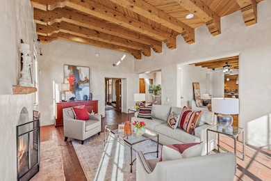 42 E Via Plaza Nueva, Santa Fe, NM 87507 - photo 4