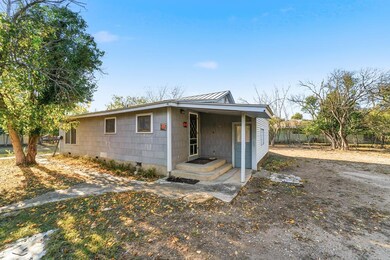 332 Powell Ave, Kerrville, TX 78028 - photo 6