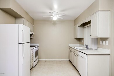 13628 N Silverbell Dr unit 53, Sun City, AZ 85351 - photo 7