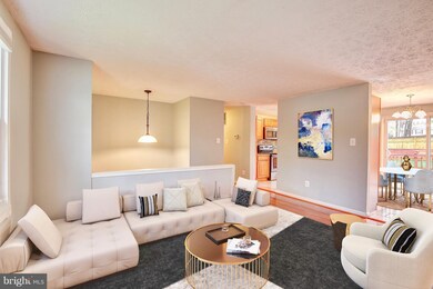 5907 Aplomado Dr, Burke, VA 22015 - photo 4