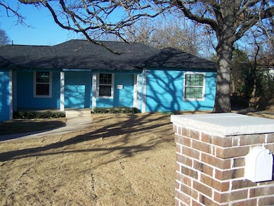 39 Vaughn Dr, Denison, TX 75020 - photo 2