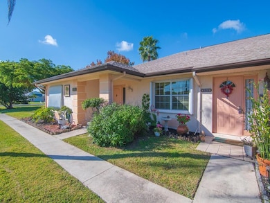 5845 Honeybell Ct unit 36B, Fort Pierce, FL 34982 - photo 2