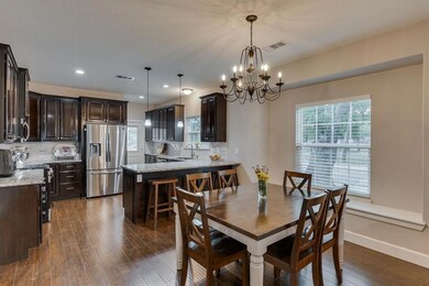 637 W Church St, Grand Prairie, TX 75050 - photo 7