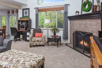 Family Room_DMD_9677-SMALL