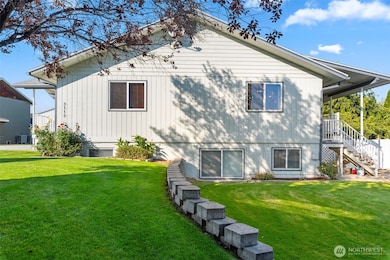 3110 1st St SE, East Wenatchee, WA 98802 - photo 3