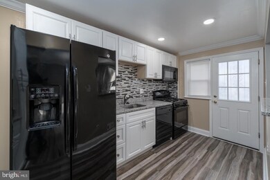 552 Lucia Ave, Baltimore, MD 21229 - photo 6