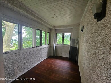 528 N Webster Ave, Scranton, PA 18510 - photo 2
