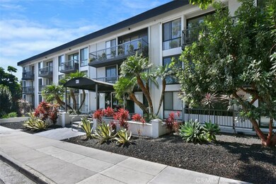 1351 N Crescent Heights Blvd unit 114, Los Angeles, CA 90046 - photo 2