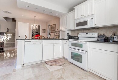 32 Danbury Ct unit D, Royal Palm Beach, FL 33411 - photo 3