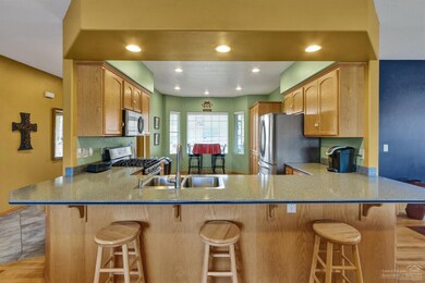 3685 SW Hillcrest Ct, Redmond, OR 97756 - photo 7