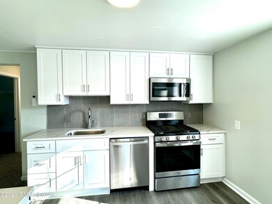 177 Davis Ave unit 3, Greenwich, CT 06830 - photo 2