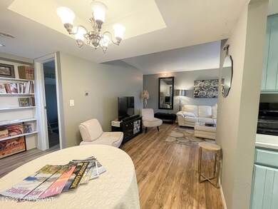 7 Dining Livingroom