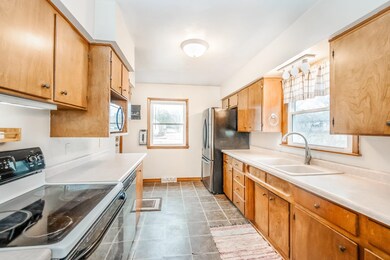 1518 Hawthorne Dr, Cedar Falls, IA 50613 - photo 7