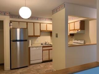 50 Somerset unit C-50, Freeport, ME 04032 - photo 4