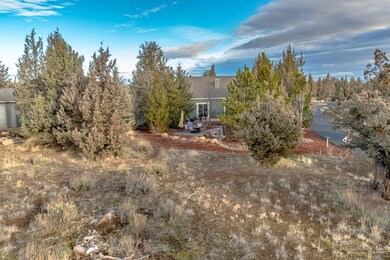 844 Ribbon Falls Rd, Redmond, OR 97756 - photo 3